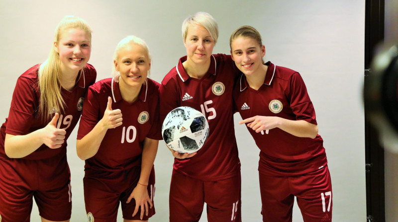 Karlīna Miksone, Anastasija Ročāne, Ieva Bidermane un Anastasija Fjodorova 
Foto: LFF