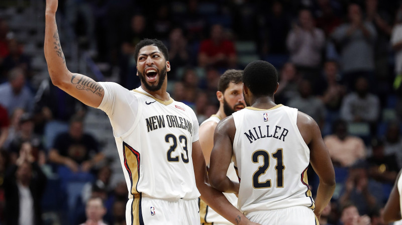 Entonijs Deiviss (pa kreisi) 
Foto: AP / Scanpix