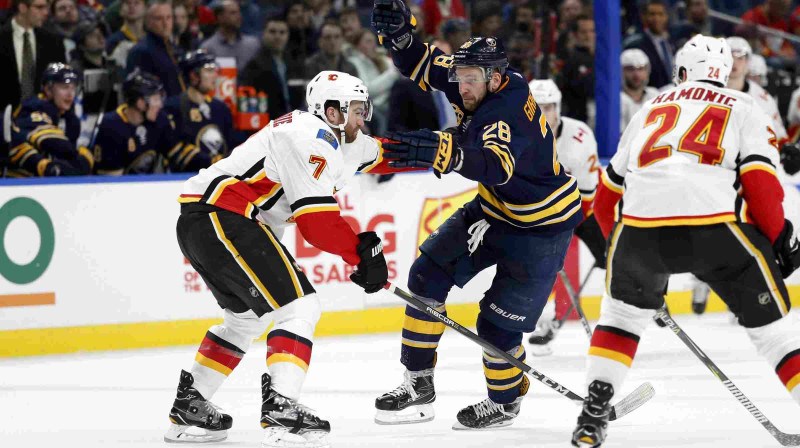 Zemgus Girgensons uzbrukumā
Foto: USA Today Sports/Scanpix