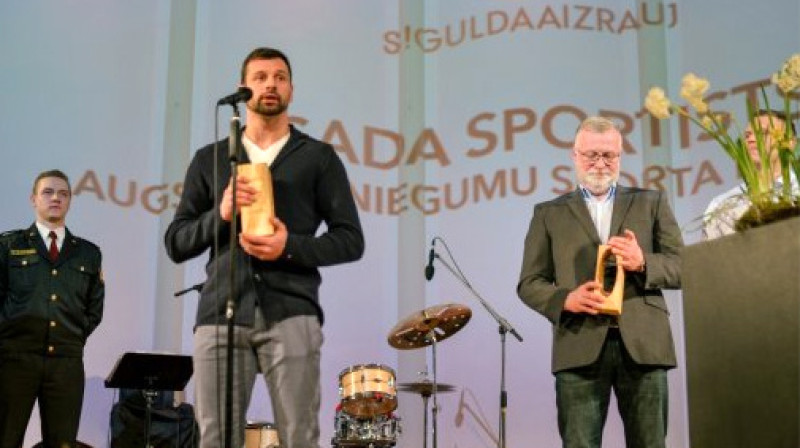 Martins Dukurs saņem balvu 
Foto: G.Zīverte, sigulda.lv