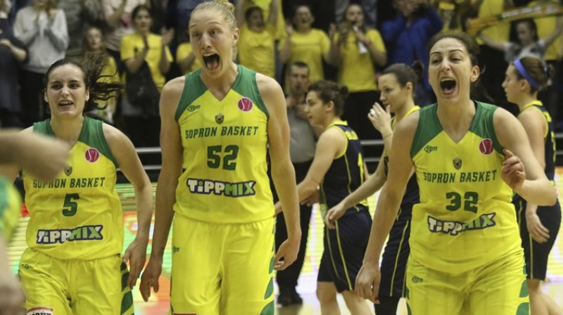 Anhela Salvadoresa, Daniela Peidža un Jeļena Milovanoviča
Foto: FIBA