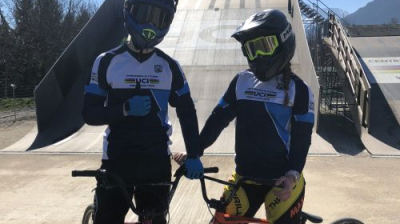 Filips Krists Rozītis (no kreisās) un Vineta Pētersone sezonai gatavoja UCI treniņu centrā.
Foto: Publicitātes