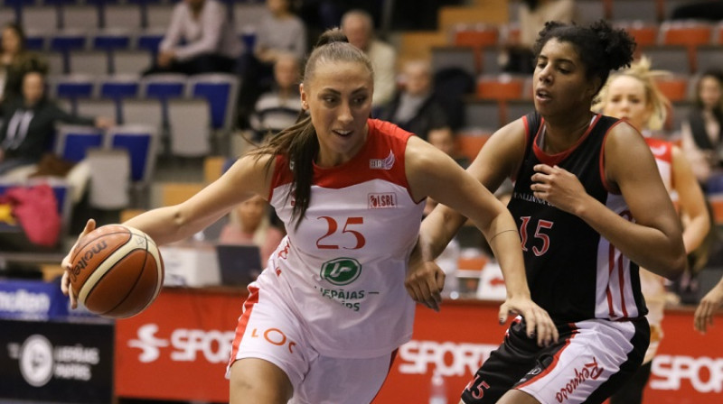 Marina Ivaščanka: otrajā puslaikā tālmetienos 3/3 pret "TTT juniorēm"
Foto: Ģirts Gertsons