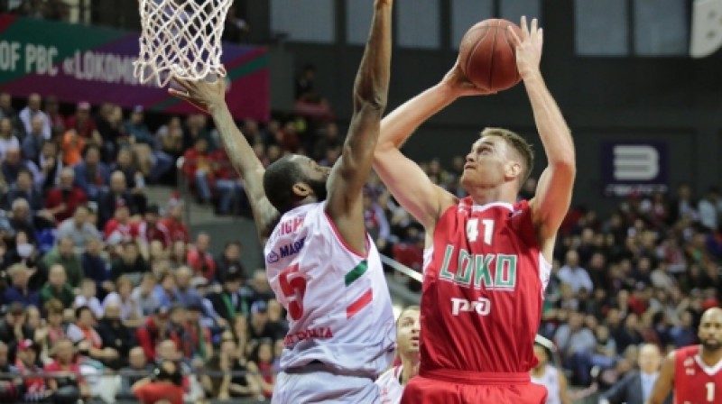 Braiens Kveils ceļā uz grozu
Foto: eurocupbasketball.com