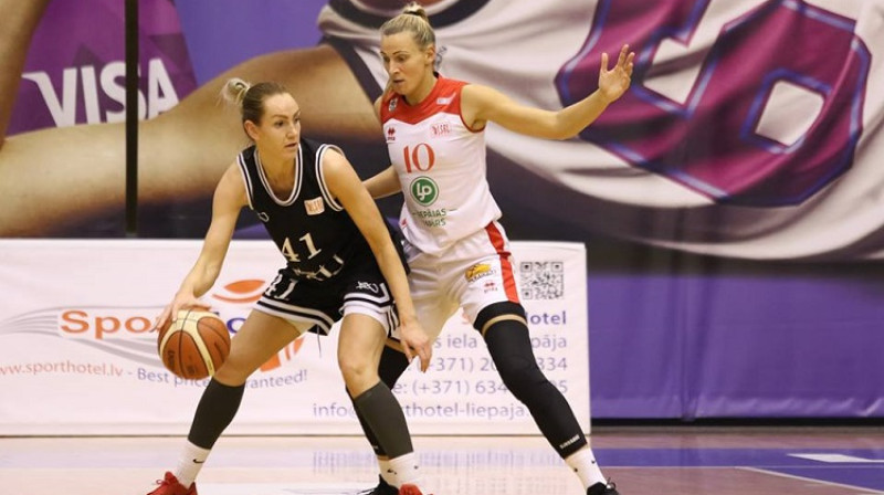 Zane Jākobsone-Pelse un Ieva Veinberga
Foto: Ģirts Gertsons