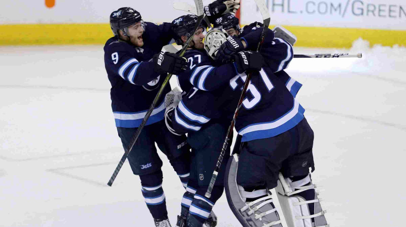 Vinipegas "Jets" svin iekļūšanu izslēgšanas spēlēs
Foto: The Canadian Press/Scanpix