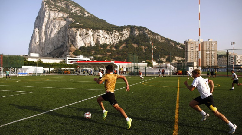 Gibraltāra Premjerlīgas spēlētāji 2013. gada 5. augustā
Foto: Reuters/Scanpix