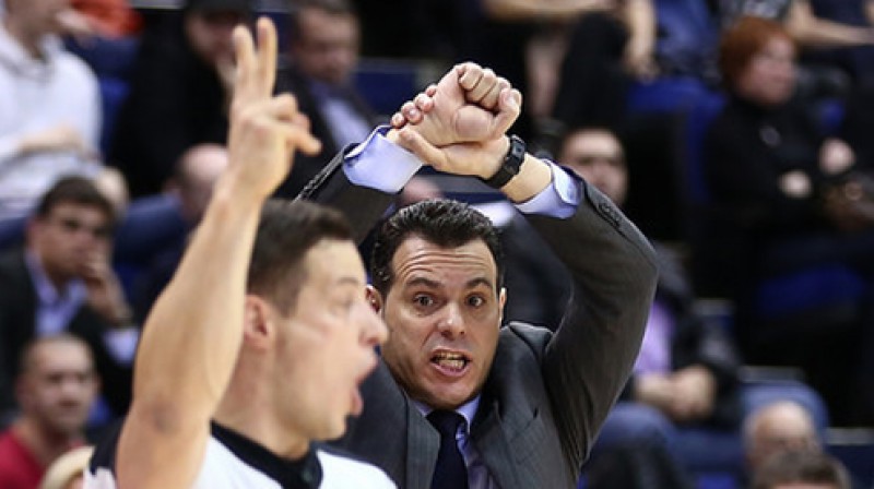 Oļegs Latiševs un CSKA galvenais treneris Dimitris Itudis
Foto: VTB-League.com
