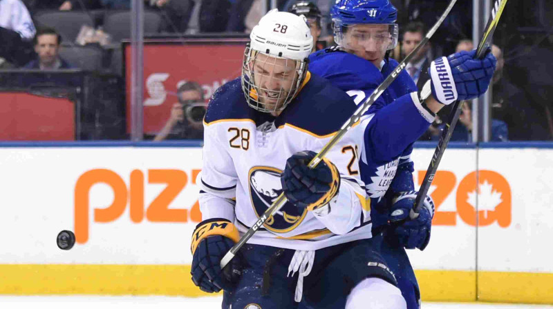 Zemgus Girgensons cīņā par ripu
Foto: USA Today Sports/Scanpix