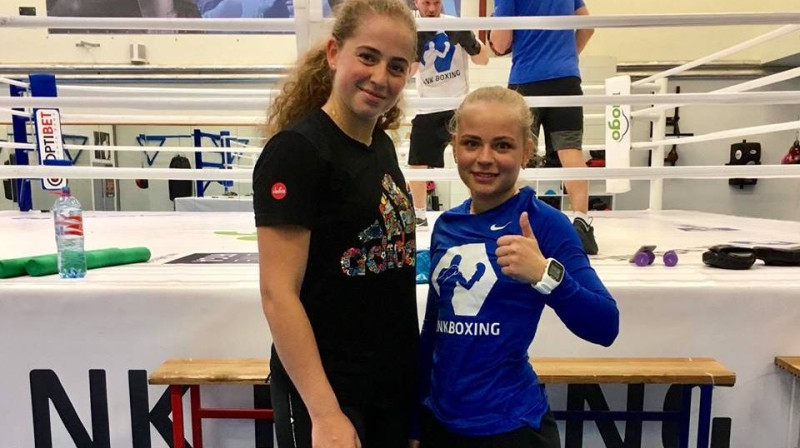 Aļona Ostapenko un Maija Carevna