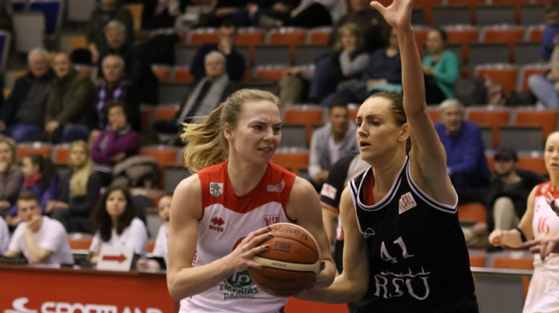 Laura Puriņa un Zane Jākobsone-Pelse
Foto: Ģirts Gertsons