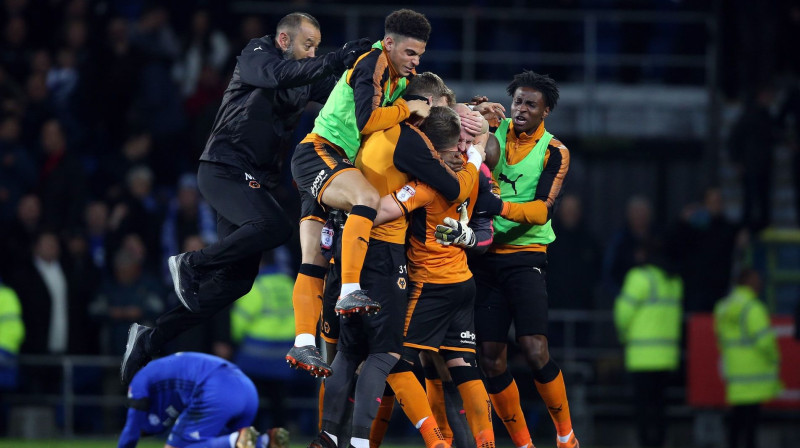 "Wolverhampton Wanderers" futbolisti pēc uzvaras
Foto: Nigel French/PA