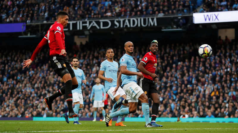 Kriss Smolings, gūstot "United" uzvaras vārtus 
Foto: Reuters / Scanpix