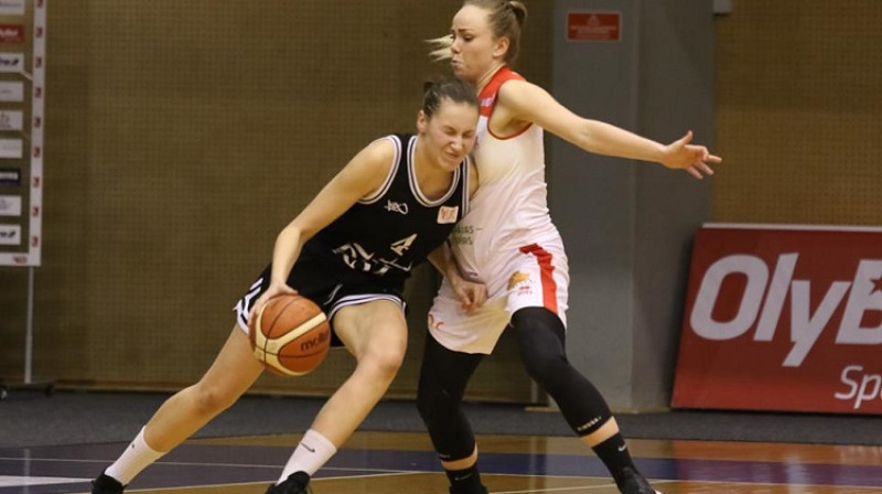 Anna Buša un Ilze Jākobsone
Foto: Ģirts Gertsons