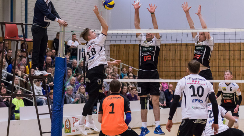 Latvieši darbībā
Foto: http://lentopallo.info