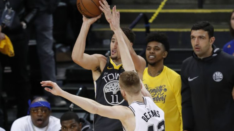Klejs Tompsons un Dāvis Bertāns
Foto: EPA/Scanpix