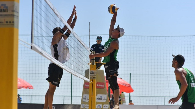 Mārtiņš Pļaviņš uzbrukumā
Foto: FIVB