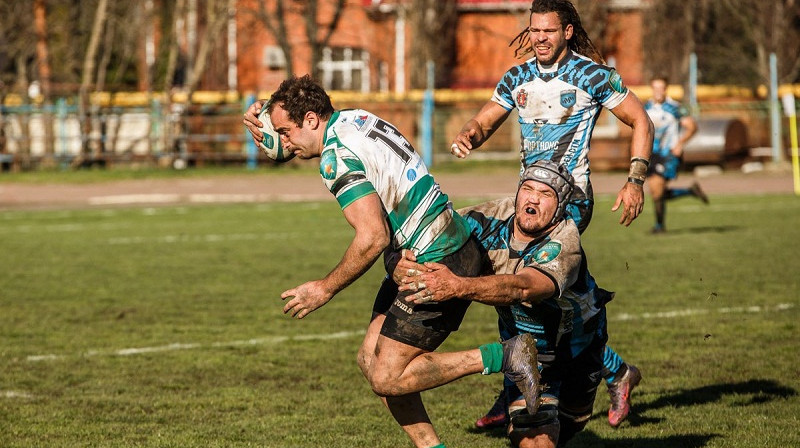 Uldis Saulīte veic tvērienu pret "Krasny Yar" spēlētāju
Foto: rugger.info