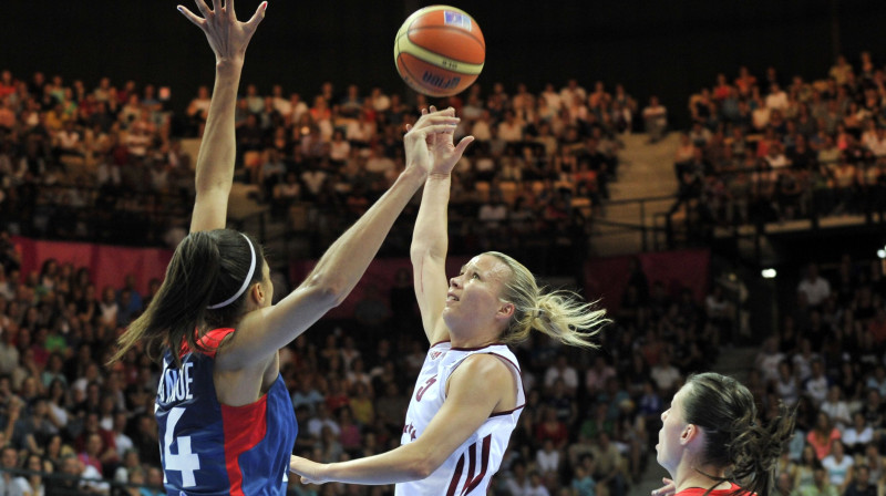 Anda Eibele 
Foto: Romāns Kokšarovs, Sporta Avīze, f64