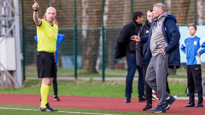 Mareks Ķere izraida Raviļu Sabitovu, kurš pēc tam preses konferencē izkratīja sirdi par tiesāšanu
Foto: Raitis Supe
