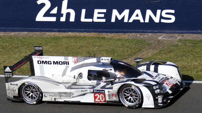 Hārtlijs pie "Porsche" LMP1 prototipa stūres
Foto: REUTERS/Scanpix