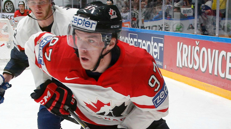 Konors Makdeivids Kanādas izlases sastāvā
Foto: tsn.ca