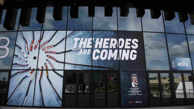 "Royal" arēna Kopenhāgenā ar 2018. gada pasaules hokeja čempionāta devīzi "The heroes are coming" (varoņi nāk)
Foto: Scanpix