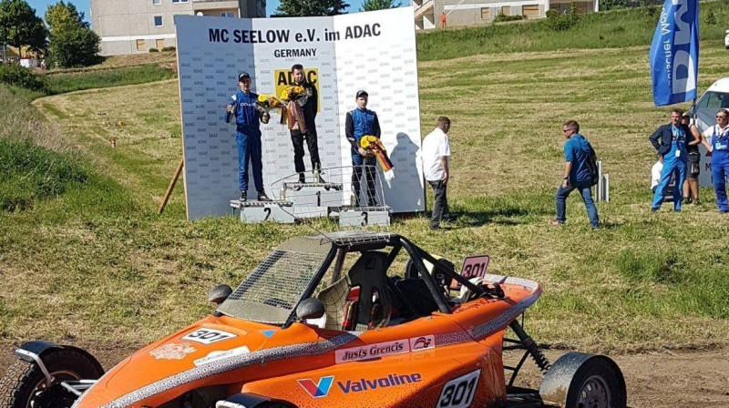 Justs Grencis uz Eiropas čempionāta otrā pakāpiena
Foto: autocross.lv