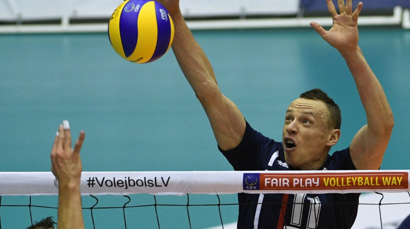 Denisam ir pieredze cīņā ar igauņiem abās laukuma pusēs.
Foto: Romāns Kokšarovs, f64