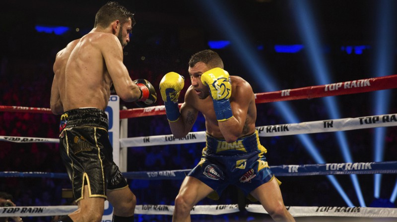 Horhe Linaress pret Vasiļu Lomačenko
Foto: AP/Scanpix