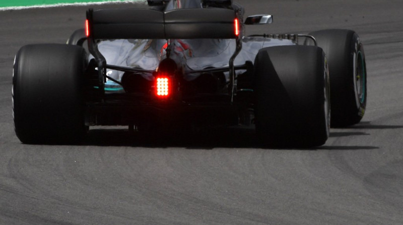 Antispārns ar papildus gaismas signāliem
Foto: Twitter.com/SkySportsF1