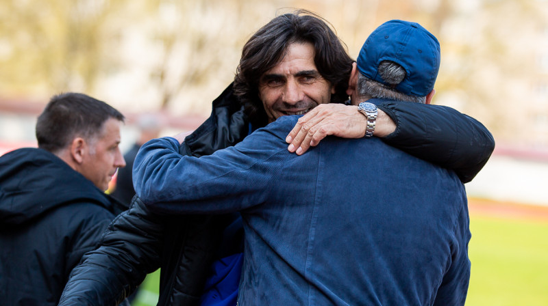 Dejans Vukičevičs kopā ar Adlanu Šišhanovu
Foto: Raitis Supe