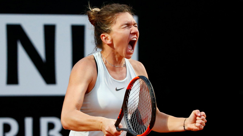 Simona Halepa sajūsmā par Marijas Šarapovas uzvarēšanu
Foto: Reuters/Scanpix