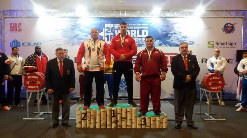 Māris Juzups uz goda pjedestāla "Open" grupas sacensībās
Foto: powerliftings.lv