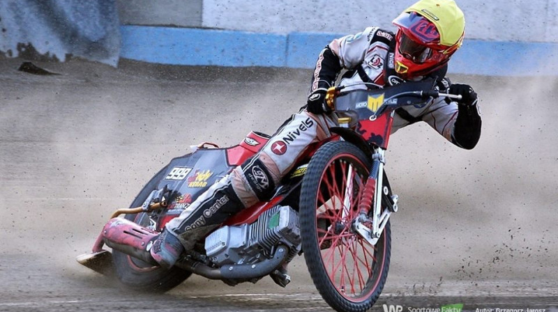 Oļegs Mihailovs ir mūsu lielākā cerība Eiropas U19 junioru čempionāta finālā, bet jau sestdien viņš kopā ar Artjomu Trofimovu centīsies iegūt medaļas pirmajā Eiropas U19 čempionātā pāriem. .