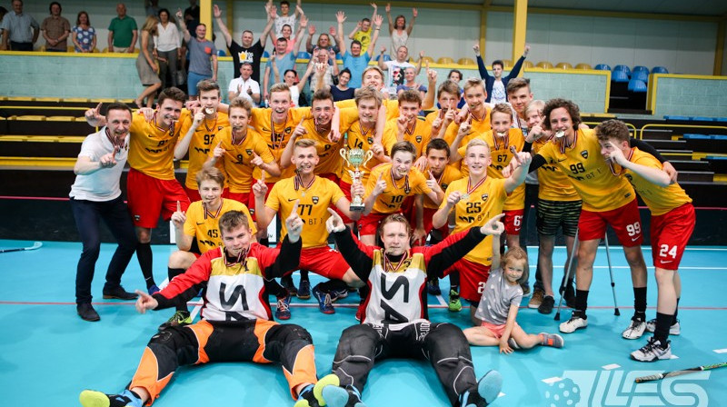 "FS Masters/BT1" triumfēja U-16 vecuma grupā, kas lielā mērā padara Ulbrokas jauniešu sistēmu par spēcīgāko valstī
Foto: Floorball.lv