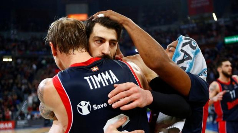 Jānis Timma un Tornike Šengelija 
Foto: Euroleague