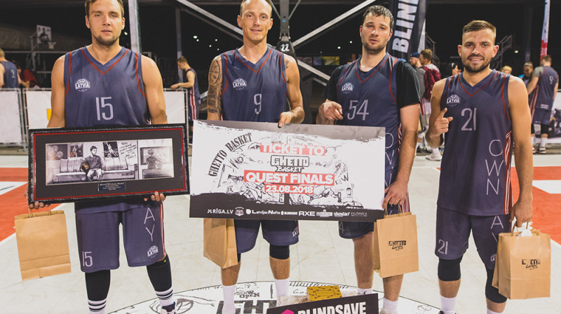 "Ghetto Basket" 24. maija Pro grupas uzvarētāji "LSA" (no kreisās): Armands Seņkāns, Nauris Metnieks, Toms Straudovskis un Artūrs Kramiņš
Publicitātes foto