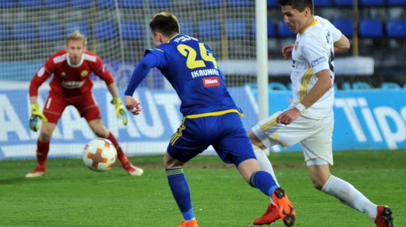 Dāvis Ikaunieks 
Foto: fcvysocina.cz