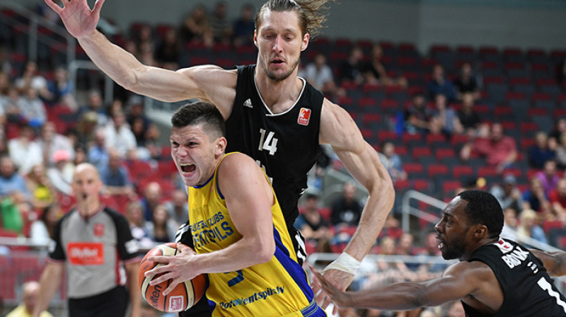 Rihards Lomažs un Kaspars Bērziņš
Foto: Romāns Kokšarovs/F64