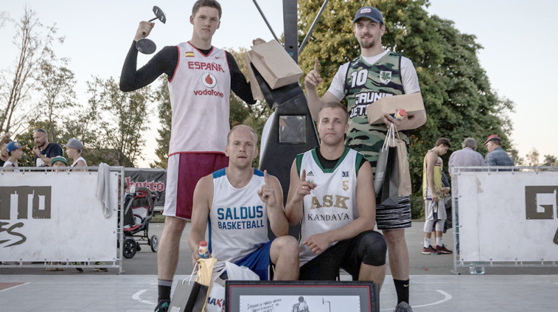 "Kurzemes strogonovs" Kuldīgā - Guntars Strāķis, Kaspars Baumanis, Kristaps Gotfrīds, Verners Kohs.
Publicitātes foto