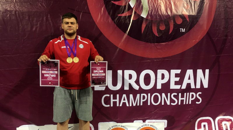 Uldis Glāziņš ar godalgām Zreņaninā
Foto: Jānis Rončs, Latvijas Cīņas federācija