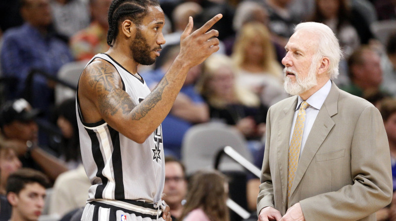 Kavai Lenards un Gregs Popovičs 
Foto: USA Today Sports / Scanpix