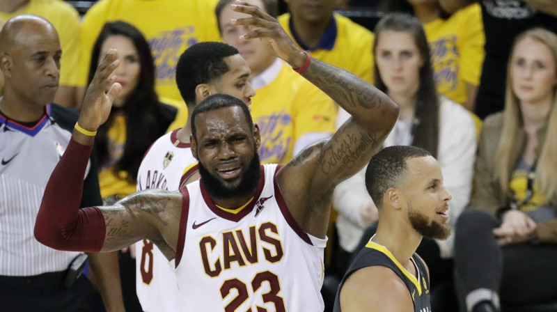 Lebrons Džeimss un Stefens Karijs
Foto: AP/Scanpix