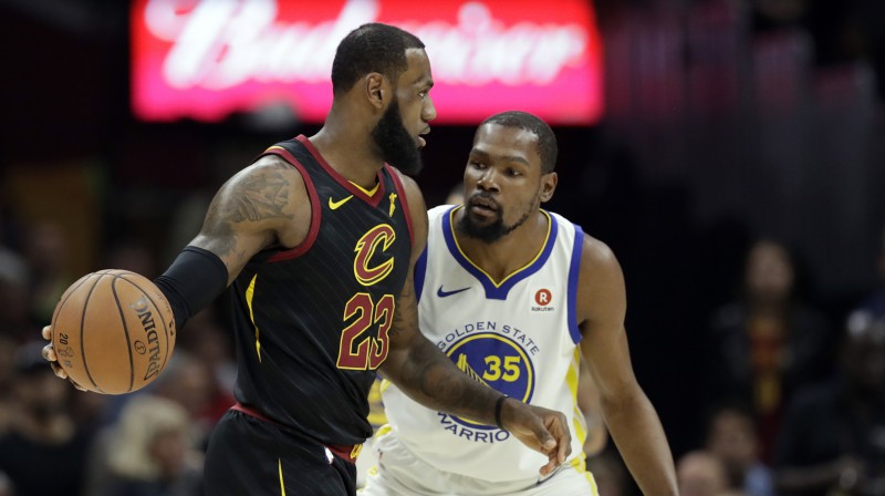 Lebrons Džeimss pret Kevinu Durentu
Foto: AP/Scanpix