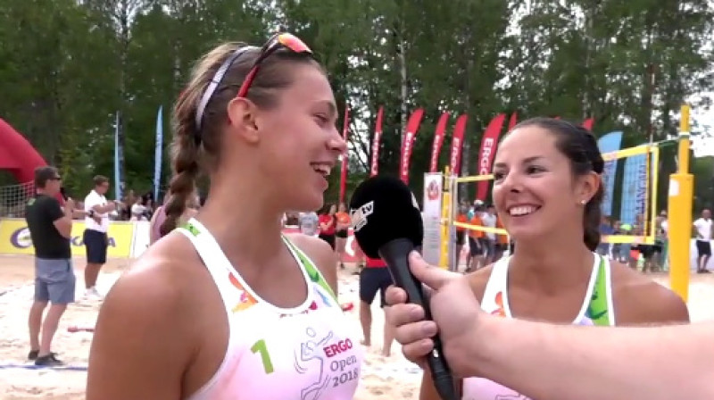 Tīna Graudiņa un Anastasija Kravčenoka 
Foto: Sportacentrs.com TV