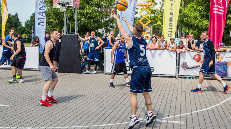 2017. gada Jelgavas "Ghetto Basket" atklāšanas spēle ar BK "Jelgava" basketbolistu līdzdalību
Publicitātes foto