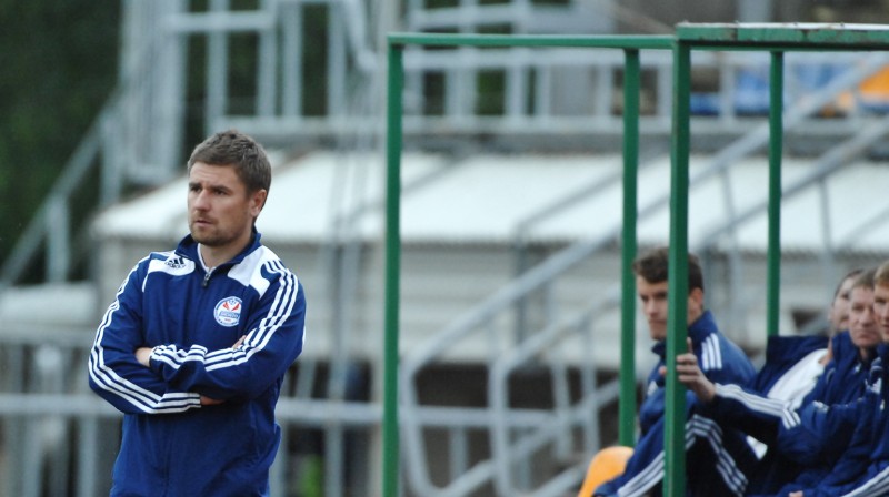 Marians Pahars pie "Skonto" stūres
Foto: Gints Ivuškāns/f64