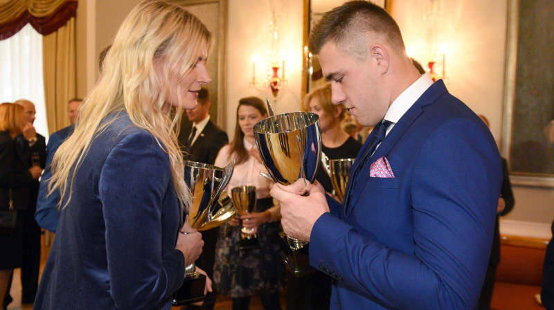 Madara Palameika un Rolands Štrobinders
Foto: Romāns Kokšarovs/f64