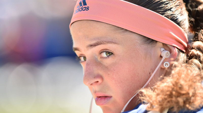 Aļona Ostapenko mačā ar Kaju Kanepi
Foto: AFP/Scanpix